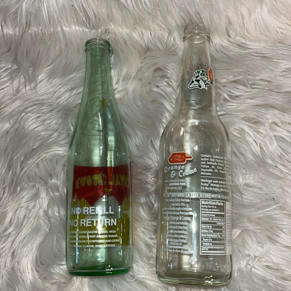 Set of 2 vintage soda pop bottles. RC Cola Frostop orange soda. - Picture 6 of 6